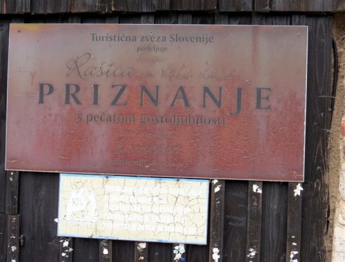 Priznanje ...